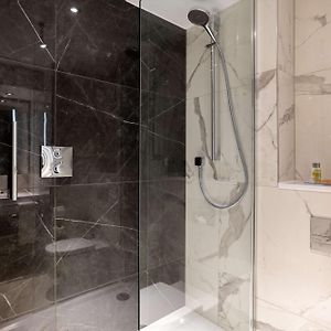 Deluxe King Room High Floor
